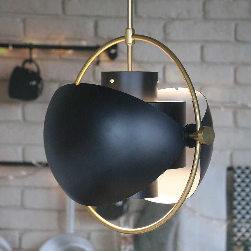 Lampada a sospensione GUBI Multi-Lite -17.jpg__PID:36c56510-52ed-41a9-af8e-47b197960912