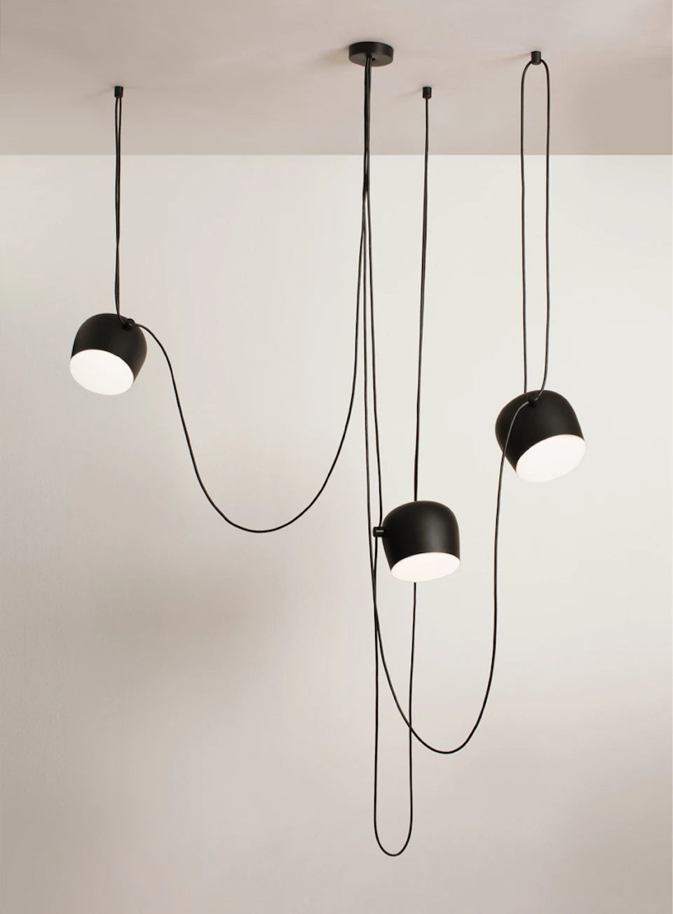 Lira Multi Light Metal Adjustable Linear Pendant Lamp21.webp__PID:f56c4563-bd43-45e6-9251-293fa279d7e7