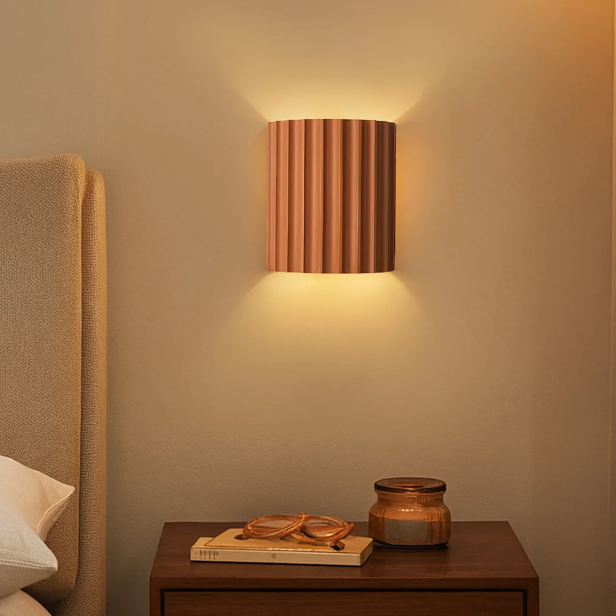 Lila_Modern_Resin_Ribbed_Wall_Sconce2_1_be2bd4be-46a6-4c53-a250-fa9f974e7835.webp__PID:d384dcb4-1189-47fb-a66a-bcc9d1531389