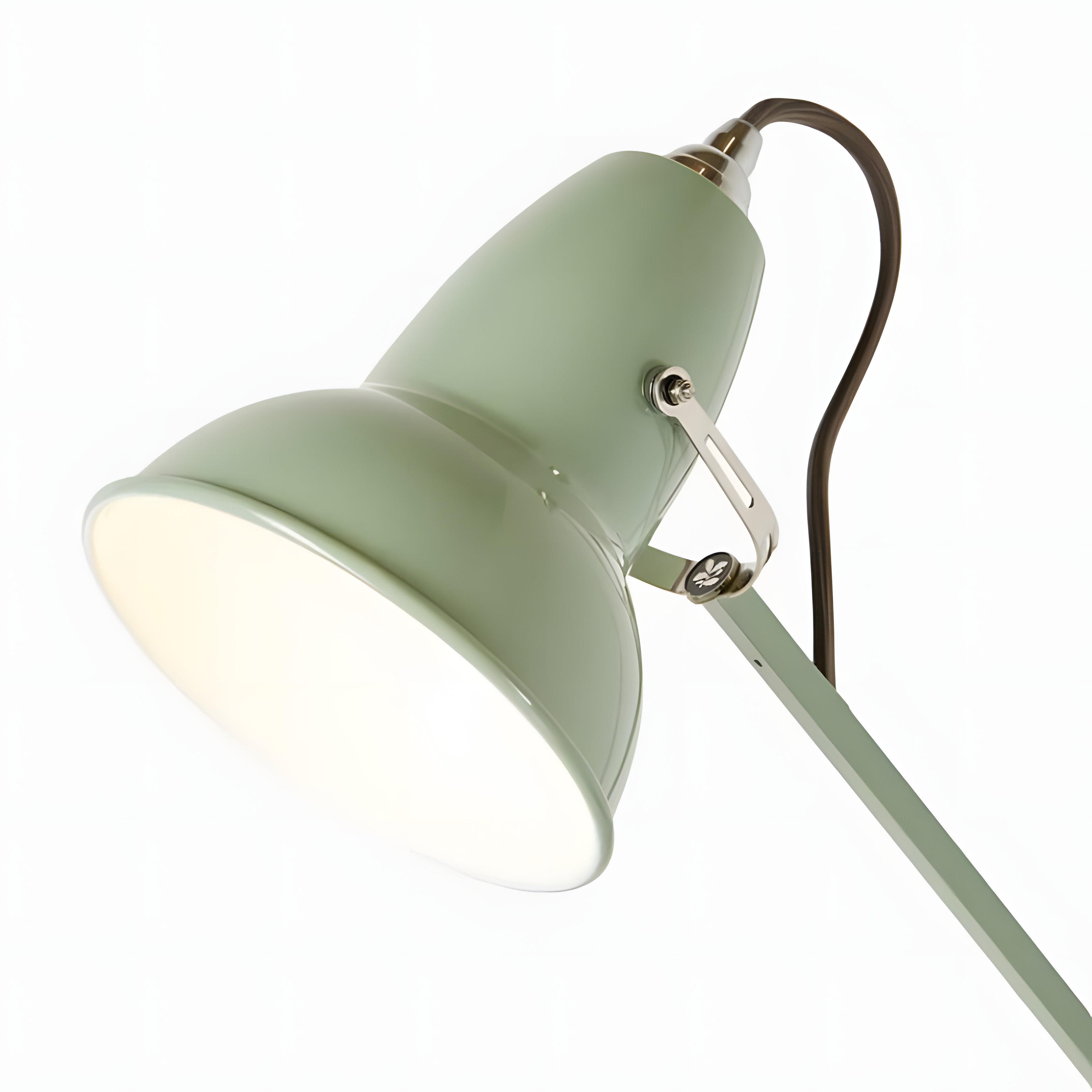 Retro Industrial Adjustable Swing Arm Desk Lamp (24)_upscayl_4x_realesrgan-x4plus.webp__PID:47a8accc-1f7b-4754-aae1-0f6d6e4f9d0b