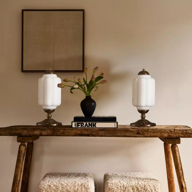 Eloise Vintage Tischlampe aus cremefarbenem Glas 1-12.webp__PID:f5d52e10-1fe5-4b5d-be8d-7146c74fe535