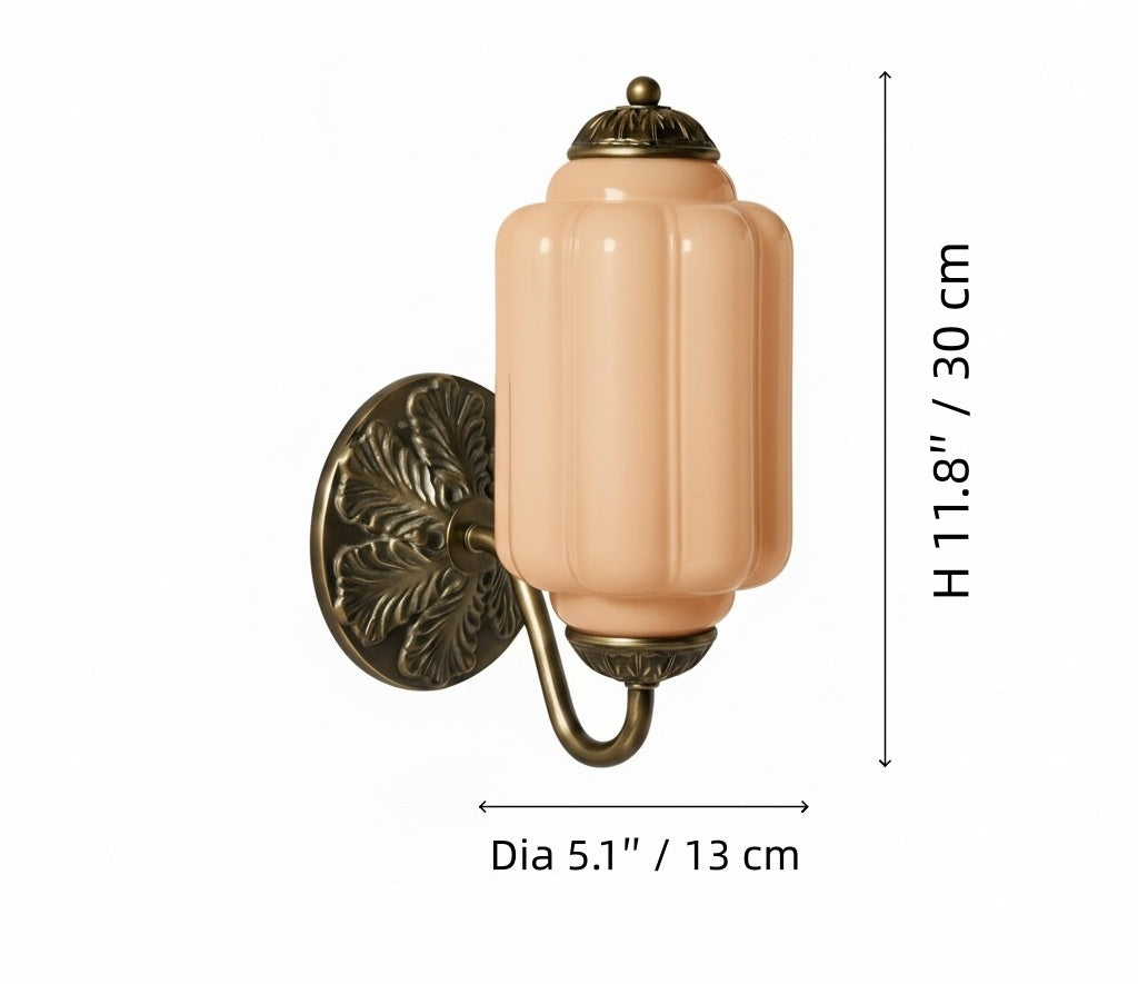 Evelyn Retro Milk Glass Brass Eloise Wall Sconcechicun_副本.jpg__PID:5b101039-76c9-4689-9dac-9abb881507e6