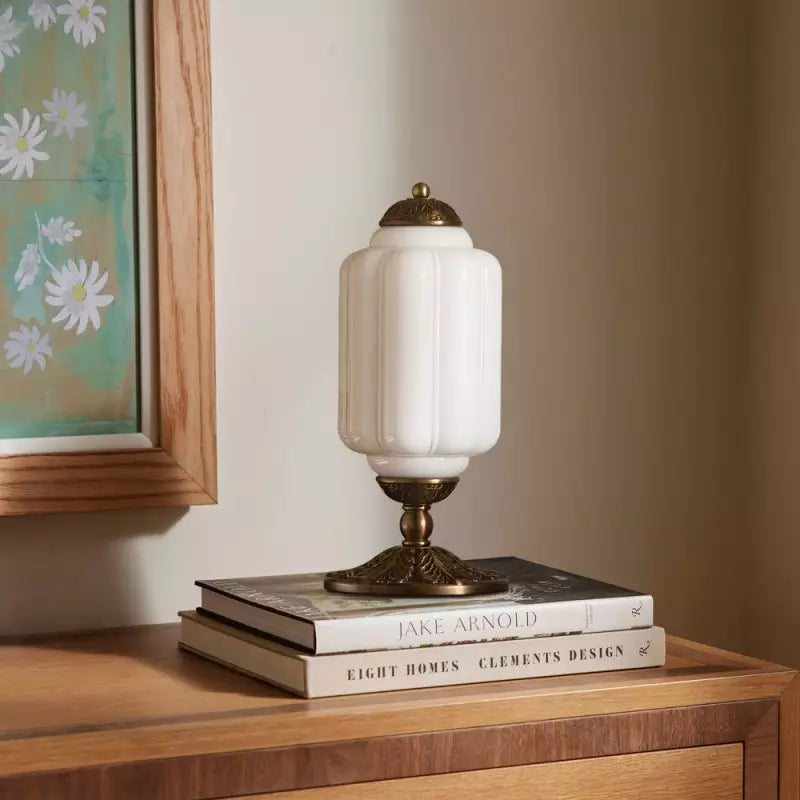 Eloise_Vintage_Cream_Glass_Table_Lamp1-11.webp__PID:3c374efc-2622-49f9-8f12-9a954d9ab6cc