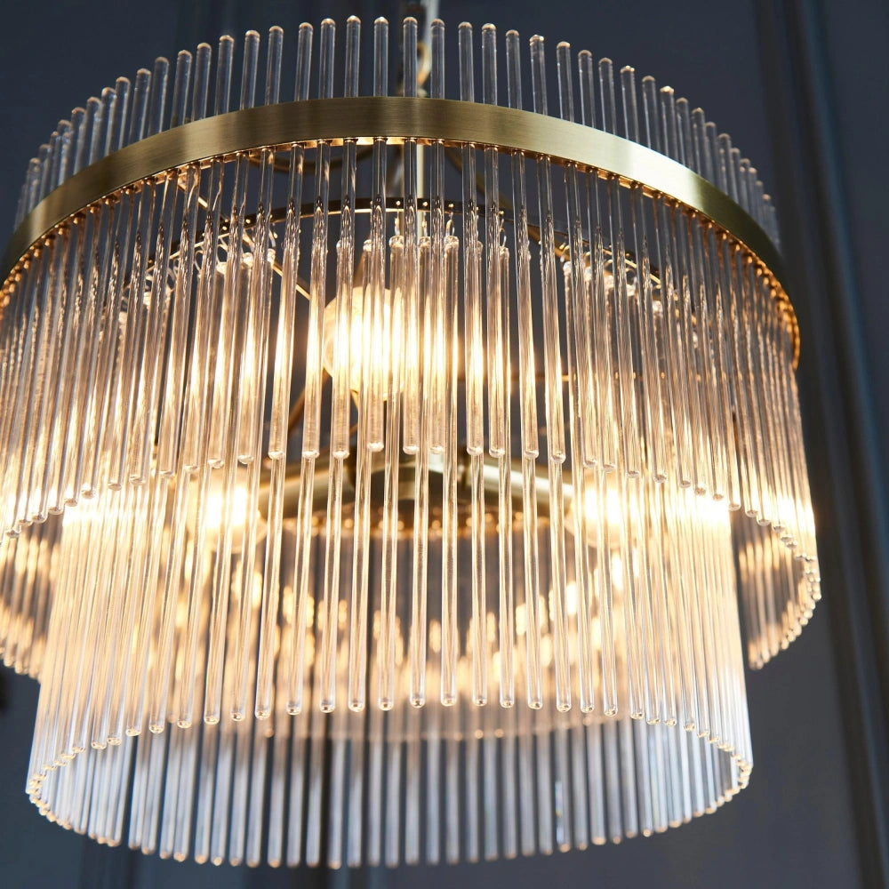Luxuriöse Pendelleuchte aus Glas und Messing mit Quaste 9.webp__PID:c37ab9b7-48c2-4700-93a9-6735c9f969bb
