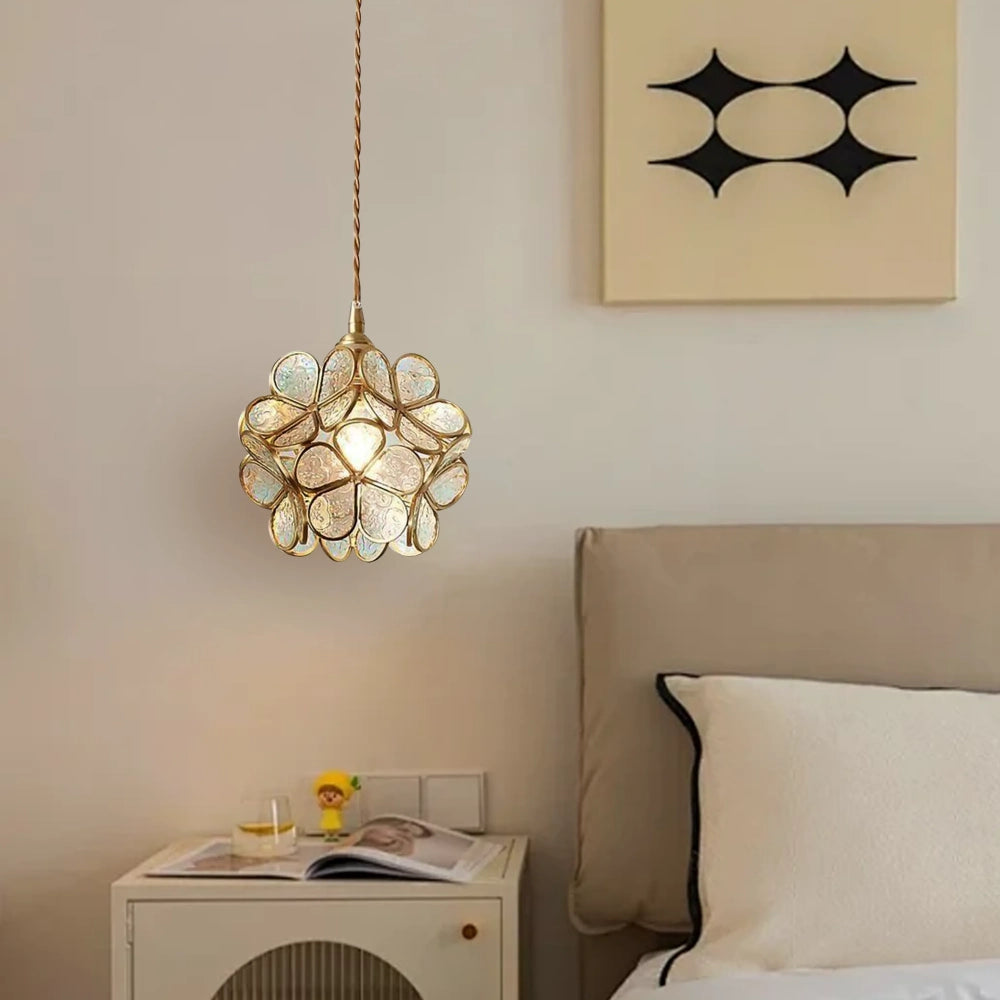 Eliza Art Floral Glass Petal Pendant Light6.webp__PID:89e39f35-f275-436a-acd0-e87a062ea877