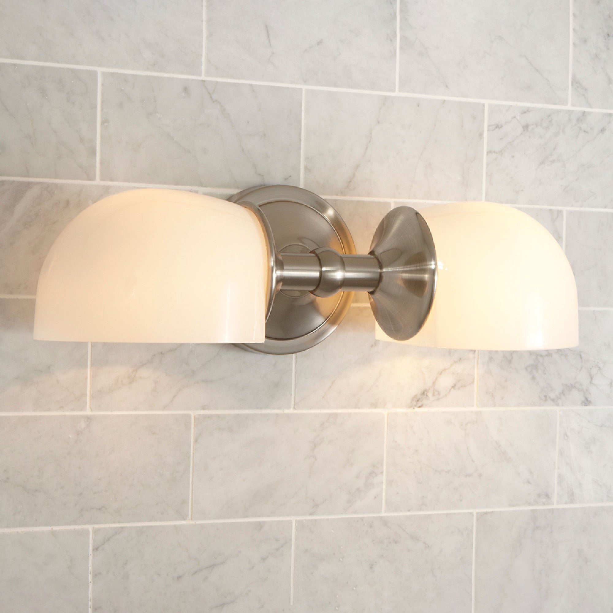 Elegante applique da parete moderna in metallo con doppio vetro bianco latte (10).jpg__PID:f39bd0b8-a285-4e16-a523-4d47823413e9