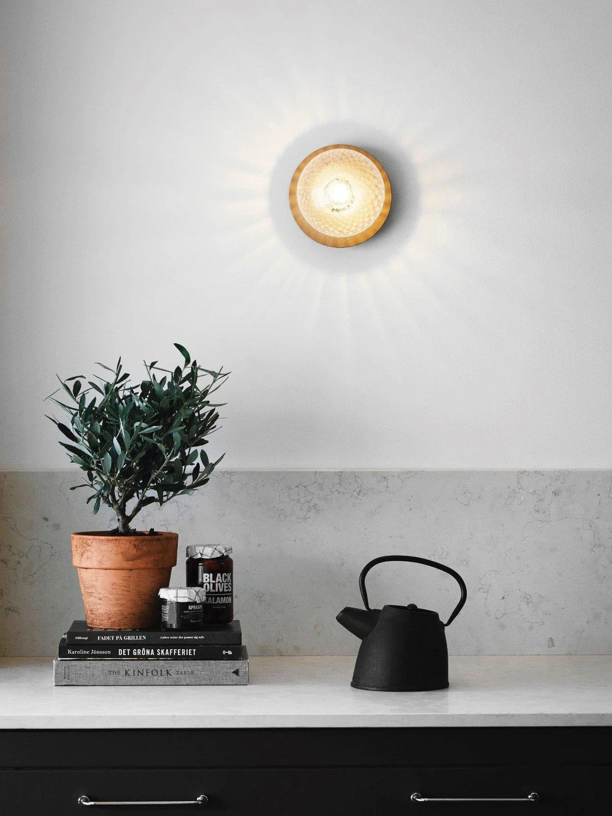 Liila_Wall_Sconce_23_d6bae740-f4ef-40a8-b016-a4543af53148.webp__PID:97c58f89-7258-420e-9275-863b8e334eaa