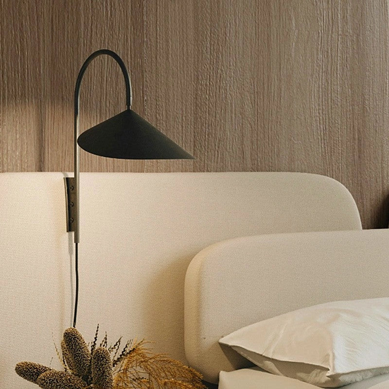 Minimalist Modern Statement Metal Wall Lamp (10)_1.webp__PID:6c2ae531-cd1d-4b0b-b99f-48efcb3c0cdb