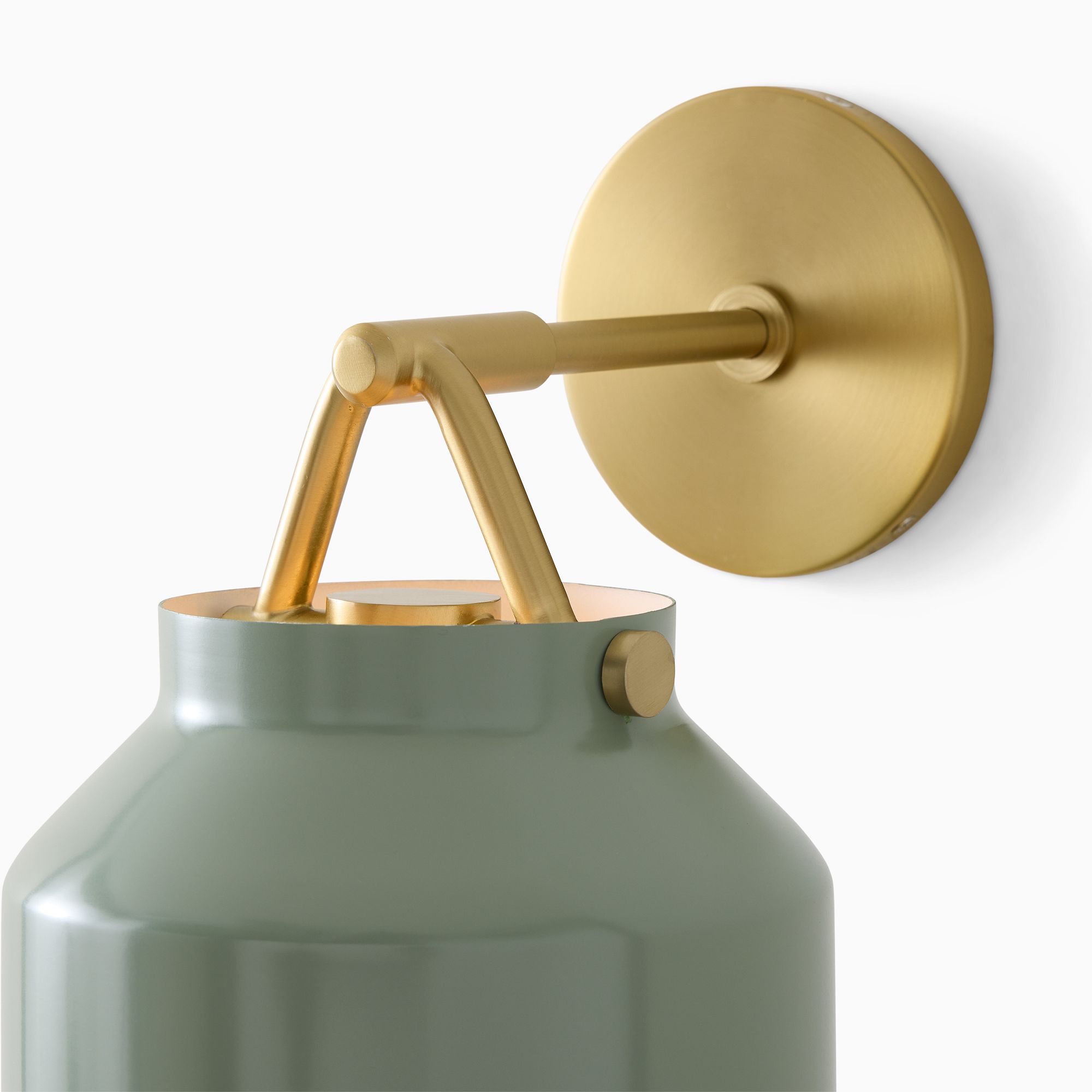 henry-sconce-75-xl.jpg__PID:d2015ab0-c642-4a90-ace2-a296b946b066