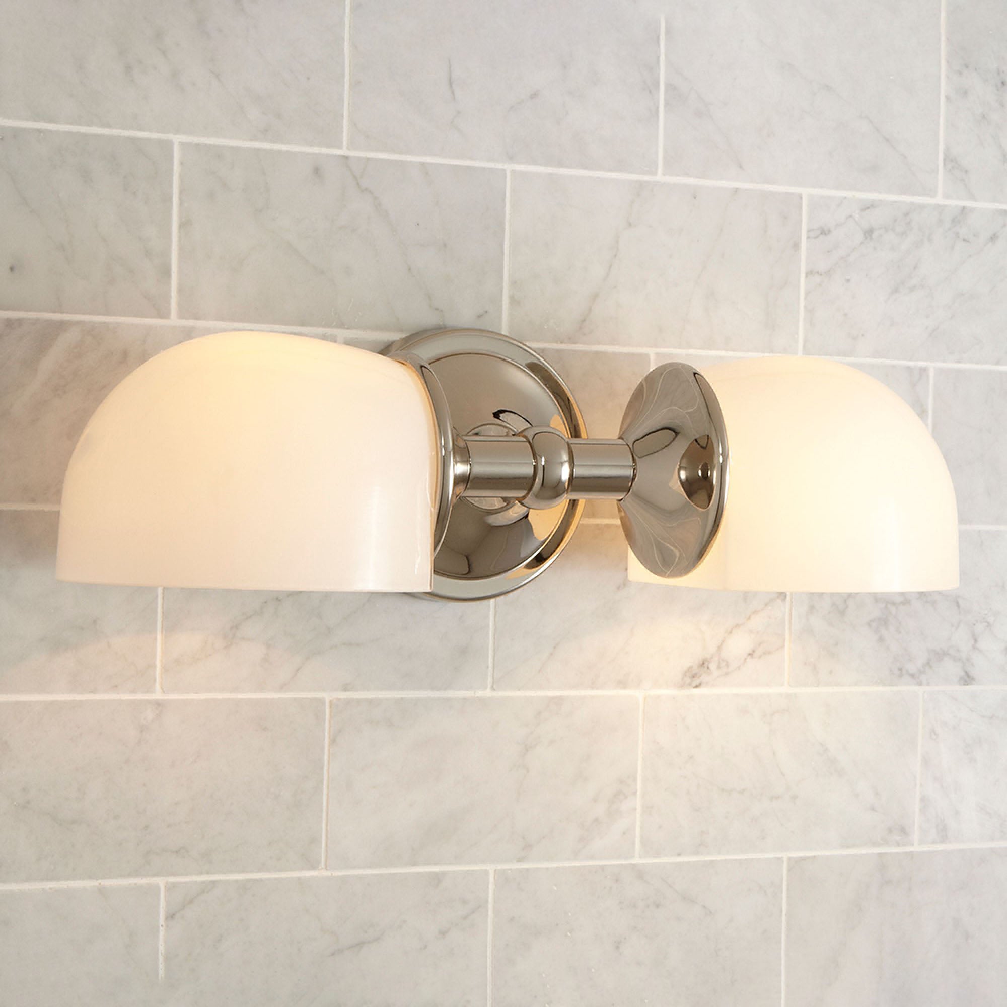 Elegante applique da parete moderna in metallo con doppio vetro bianco latte (9).jpg__PID:83f39bd0-b8a2-45fe-9665-234d47823413